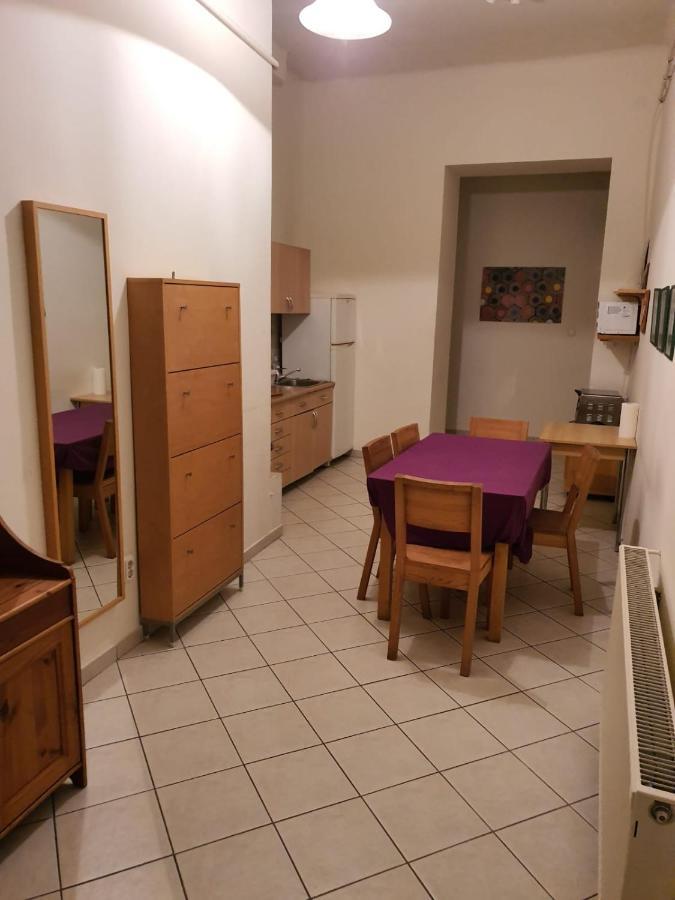 La Fiesta Apartment *